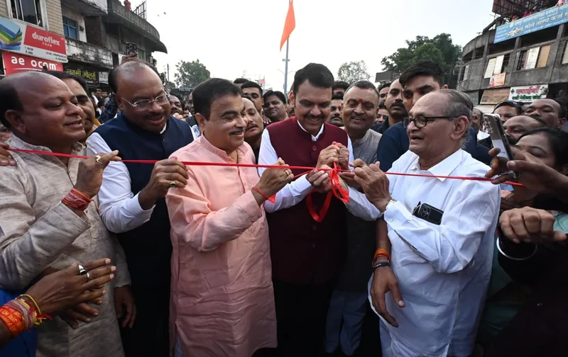 केंद्रीय मंत्री नितिन गडकरी ने बताया कि इंडोरा चौक-दिघोरी फ्लाईओवर का निर्माण यूएचपीएफआरसी तकनीक से रिकॉर्ड…